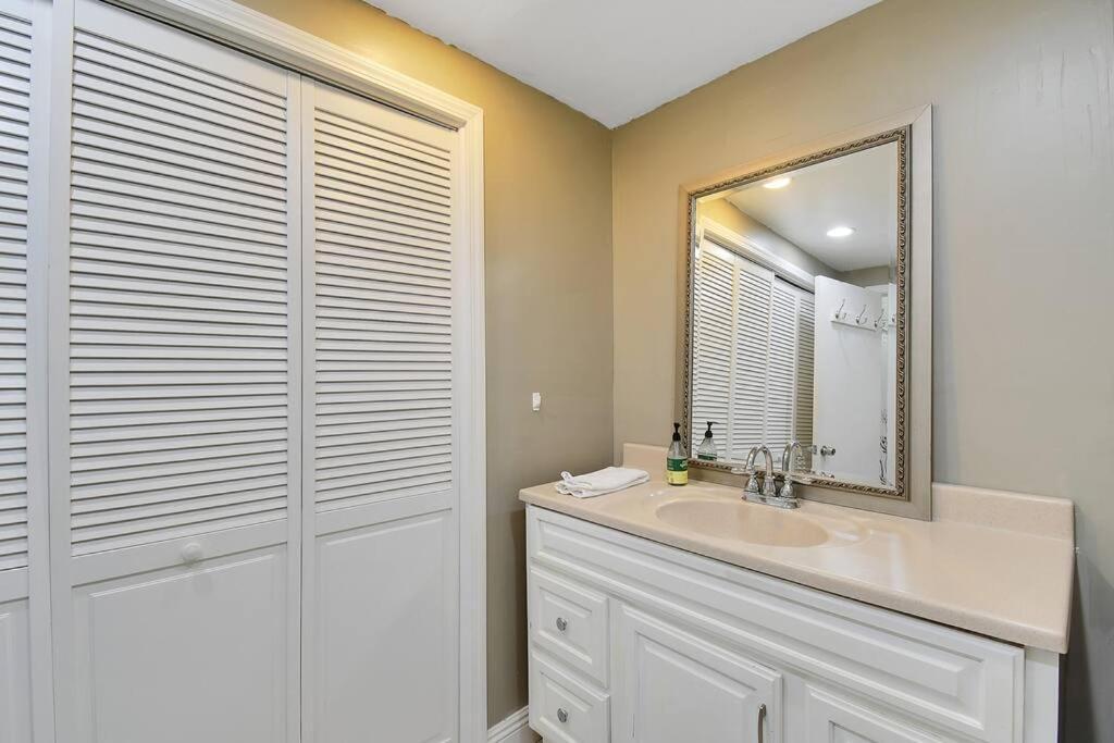 Holiday home The Charming With A Pool Yuba City