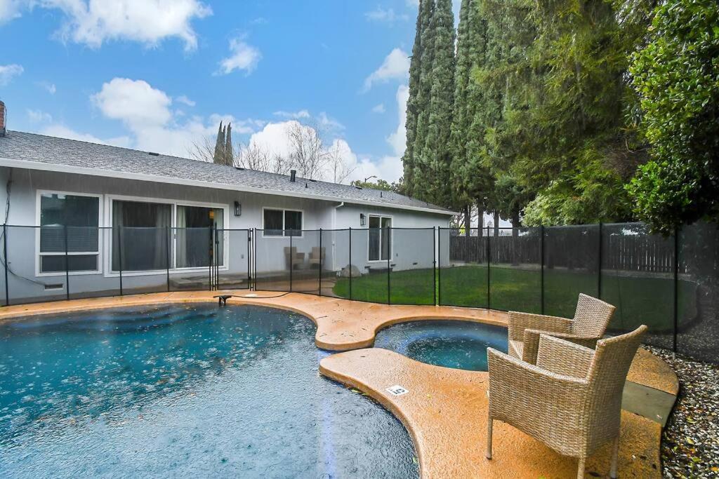 Holiday home The Charming With A Pool *